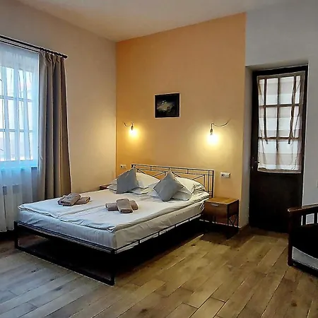 Blur Inn Gallery Yerevan Exterior photo