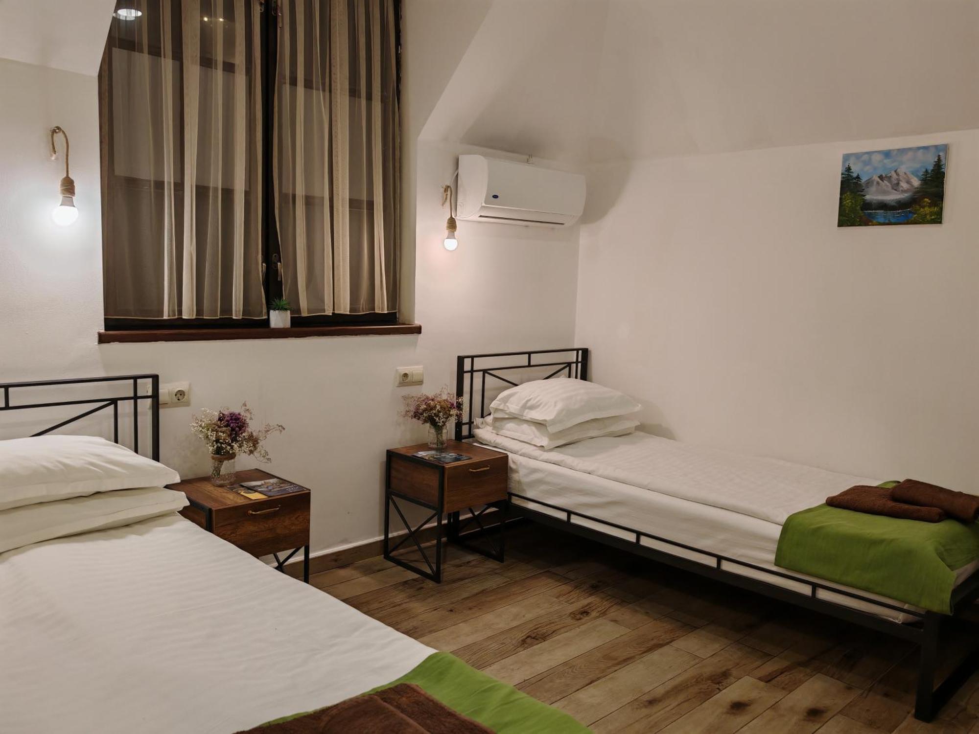 Blur Gallery Inn